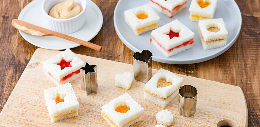 春のお花畑のよう!型抜きサンドイッチ